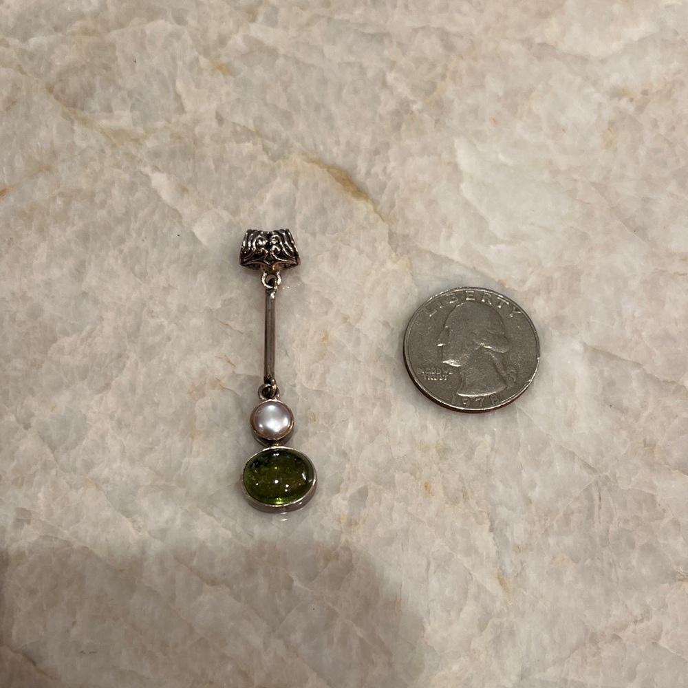 Elegant Green and Pearl Drop Earring